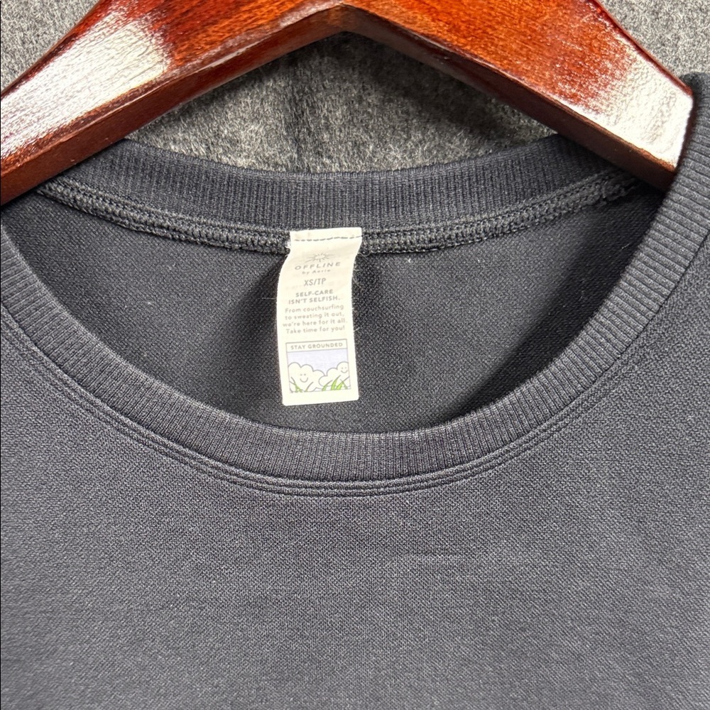 Offline Classic Black Women's Crop Top - Picture 2 of 5